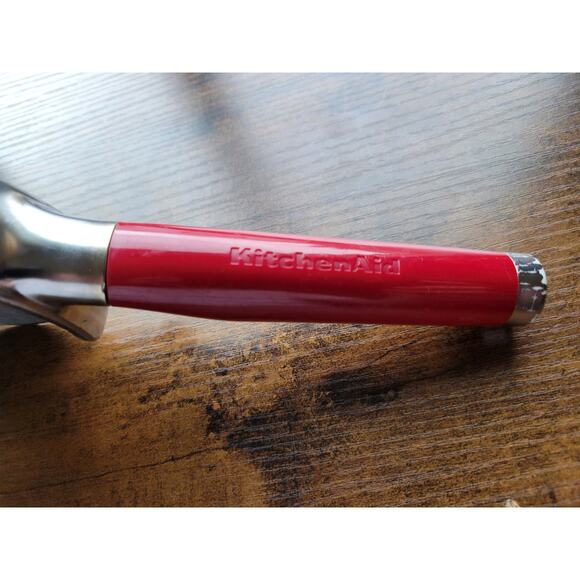 KitchenAid Large 3-1/2" Pizza Cutter/Wheel, Slicer w/Red Handle - Picture 3 of 11